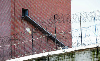 Двое 16-летних подростков в Копейске получили сроки за разбой и кражу