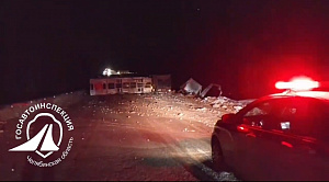 Упавший при массовом ДТП автовоз перекрыл проезд по М5 в Челябинской области