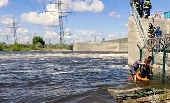 Очевидцы спасли унесенного течением подростка в Южноуральске