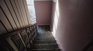 Жители челябинского Академа разыскивают хозяина квартиры с трупом