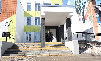 Алексей Текслер посетил обновлённую школу в селе Миасском