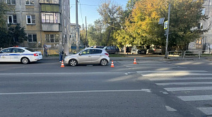 15-летняя школьница попала под колеса иномарки в Челябинске