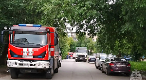 Емкости с химическими веществами нашли возле мусорных баков в Челябинске