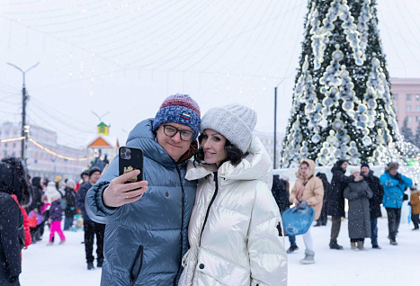 Алексей Текслер с супругой посетили ледовый городок в Челябинске