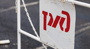 Автомобиль и локомотив столкнулись на переезде под Челябинском