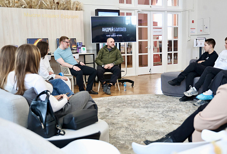 Разведчик рассказал челябинским  школьникам о службе в Чечне и на Донбассе