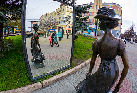 Пятерка самых интересных женских скульптур, установленных в Челябинске 