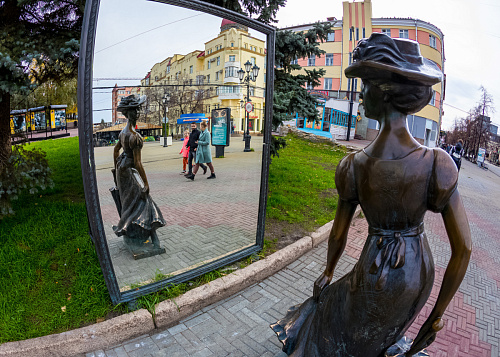 Пятерка самых интересных женских скульптур, установленных в Челябинске 