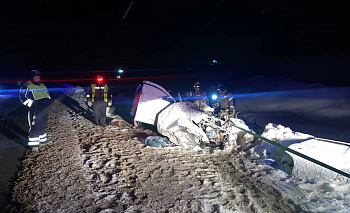 Nissan в снегопад попал в смертельное ДТП с фурой в Челябинской области