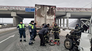 Водитель погиб при столкновении двух грузовиков на М5 в Челябинской области 
