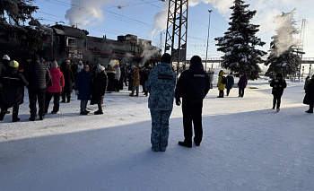 Более 100 человек совершили вояж на ретро-паровозе в Троицк XIX века