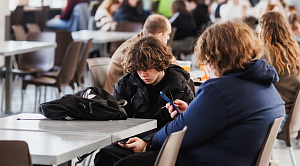 В Челябинской области подросткам напомнили о цене «лёгких денег» в комиксе