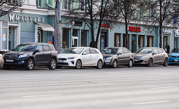 В Челябинске заработала система платных парковок: где оставить машину дороже всего