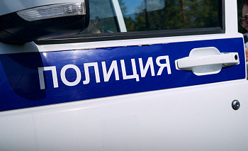 Мужчина с пистолетом пристал к детям в Челябинске