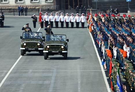 Парад Победы в Челябинске: яркий фоторепортаж с главной площади
