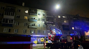 Деда спасали через окно на ночном пожаре в Копейске