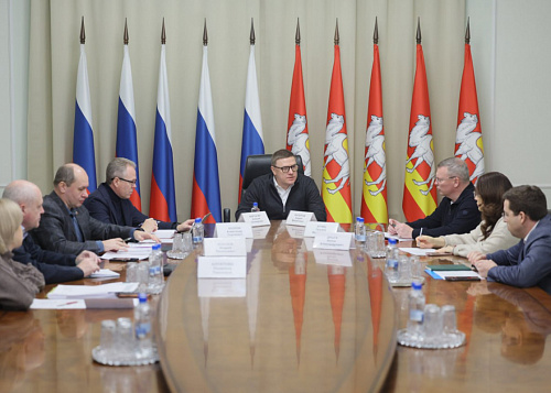 Алексей Текслер провёл совещание по работе ЖКХ и дорог в новогодние праздники