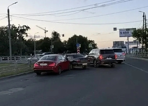 Авария на Шершневском кольце в Челябинске спровоцировала протяженный затор