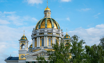 В Челябинск доставили гигантскую скульптуру Архистратига Михаила