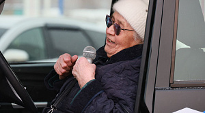 Бабушка-волонтер Байрамбике Хамитова пострадала из-за дрона ВСУ