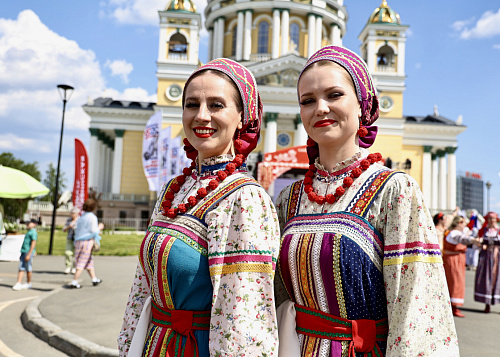 Грандиозный праздник у собора: лучшие фото Дня славянской письменности в Челябинске
