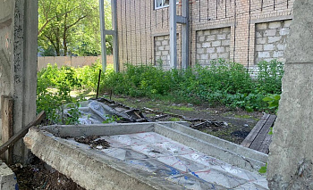 В Челябинске собственника здания, где плита упала на ребенка, ранее наказывали