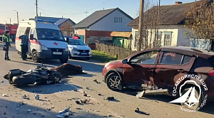 В Пласте 40-летний байкер погиб на месте после мощного удара об иномарку