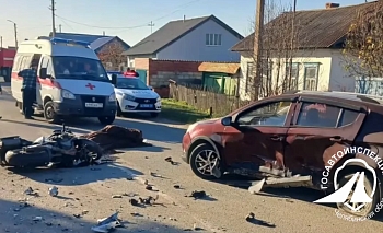 В Пласте 40-летний байкер погиб на месте после мощного удара об иномарку