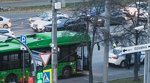 Школьница попала под автобус в центре Челябинска