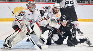 «Трактор» дома крупно проиграл «Авангарду» со счётом 2:5