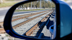 ДТП с двумя автомобилями заблокировало движение трамваев в Челябинске