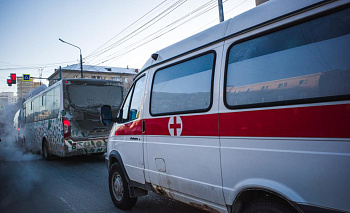 ГАЗ сбил насмерть пенсионерку возле жилого дома в Челябинске