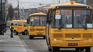 Челябинского водителя школьного автобуса сняли с рейса по подозрению в пьянстве