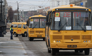 Челябинского водителя школьного автобуса сняли с рейса по подозрению в пьянстве