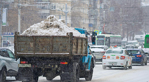 На уборку снега в Челябинске вывели 516 рабочих и 258 спецмашин