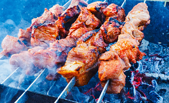 Жителям Челябинской области запретили жарить шашлыки на майских праздниках