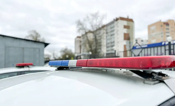 Челябинская полиция наказала владельца элитного внедорожника за разворот через газон