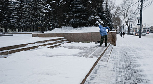 В Челябинске 300 единиц техники вывели на уборку после снегопада
