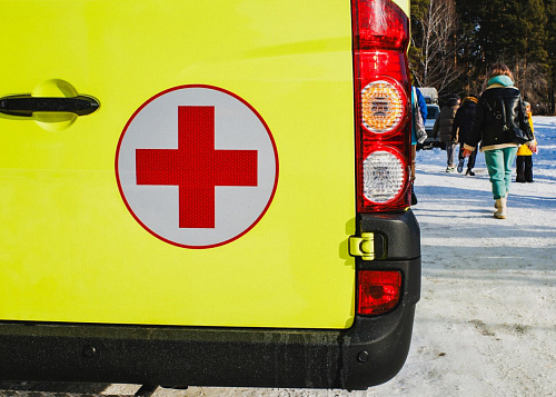 Водитель ВАЗа наехал на тюбинг с ребенком в Челябинской области