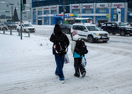 Челябинцам напомнили погодные условия для отмены занятий в школах