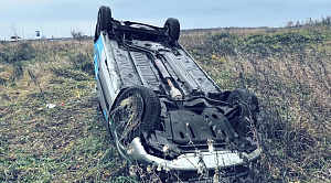 Пять человек получили травмы при перевороте Lada Largus под Челябинском