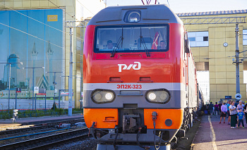 В перевернувшемся поезде ехали 157 жителей Челябинской области, из них 65 детей