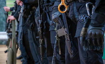 Челябинские силовики разгромили банду, штампующую контрактников ради бюджетных млн