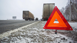 ДТП с грузовиком и легковушкой перекрыло проезд по М5 в Челябинской области