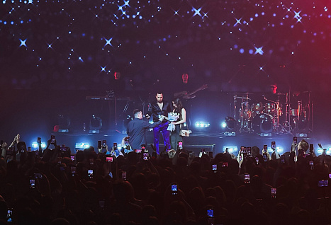 Пара из Челябинска обручилась на концерте Артура Пирожкова