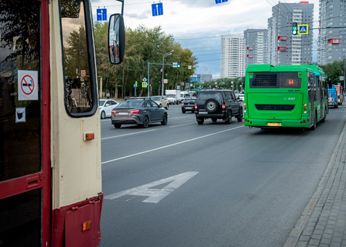 По 10 водителей штрафуют в час за выезд на «выделенку» в Челябинске