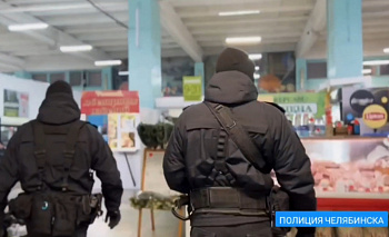 Силовики нагрянули с проверкой мигрантов на рынки Ленинского района в Челябинске 