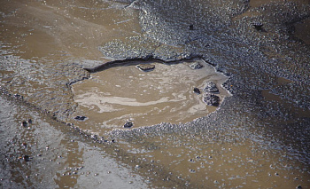 Глава Челябинска поручил начать ямочный ремонт с моста у вокзала