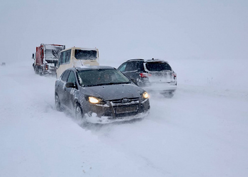 Дороги заметает: в Челябинской области ввели ограничения на трассе М-5