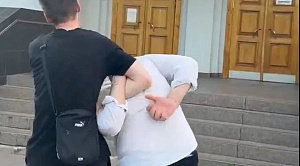 Челябинца задержали за сожжение паспорта на камеру